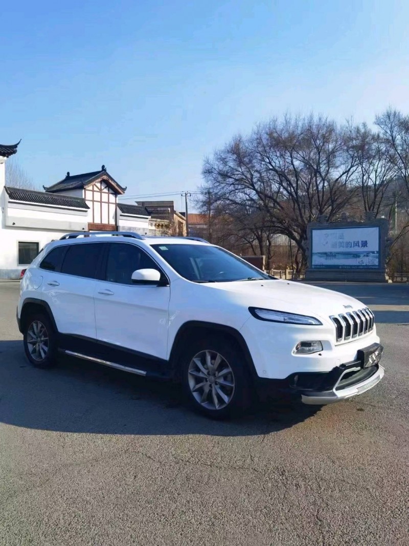 鞍山14年Jeep自由光3