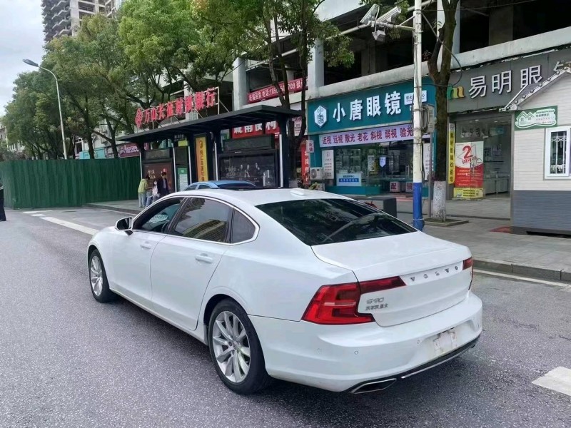 安順17年沃爾沃S906