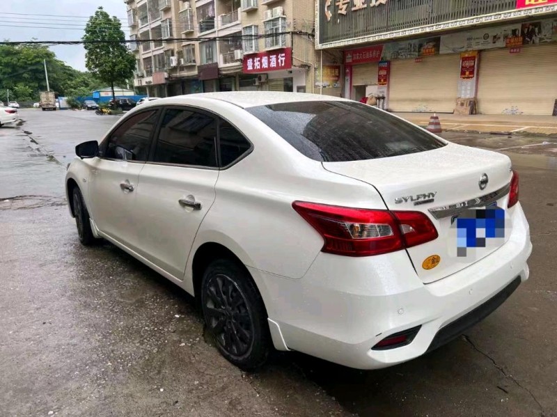 汕頭19年日產軒逸7