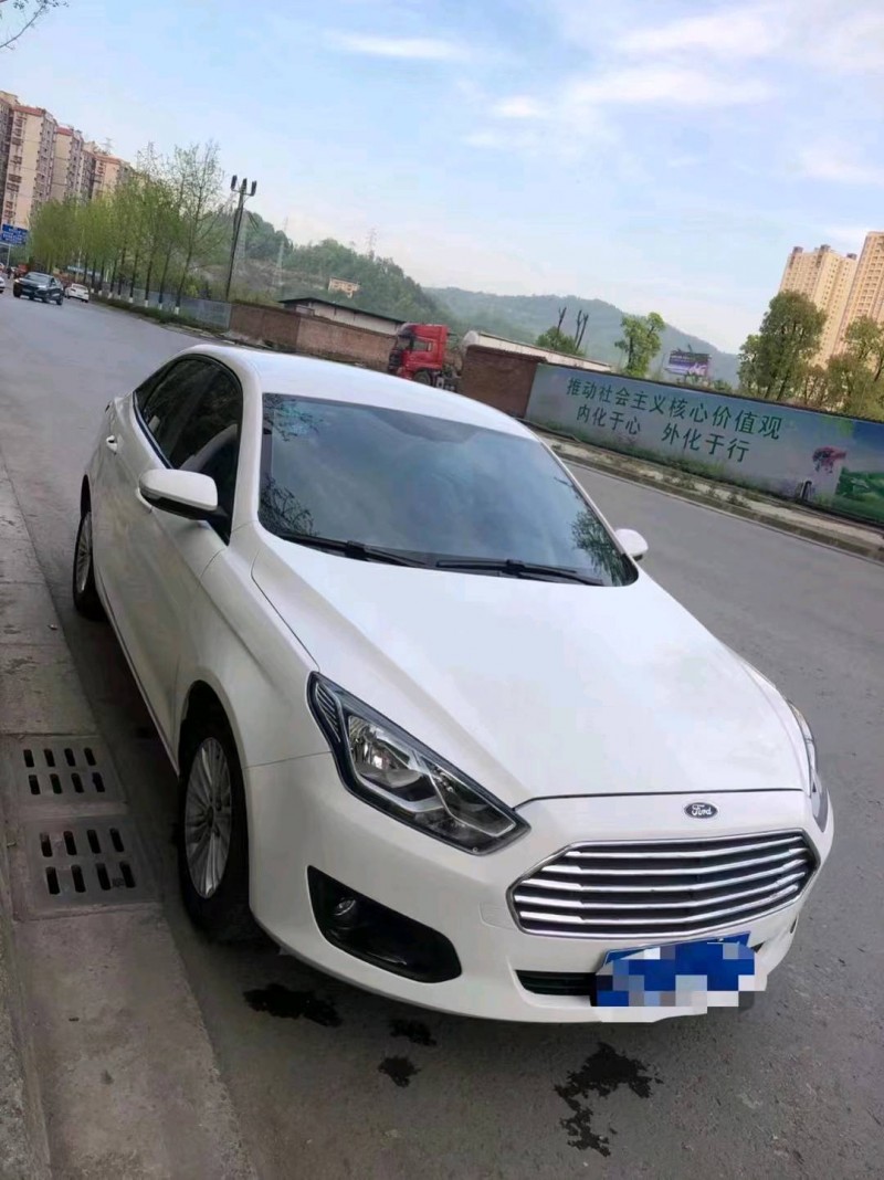 德陽18年福特福睿斯2