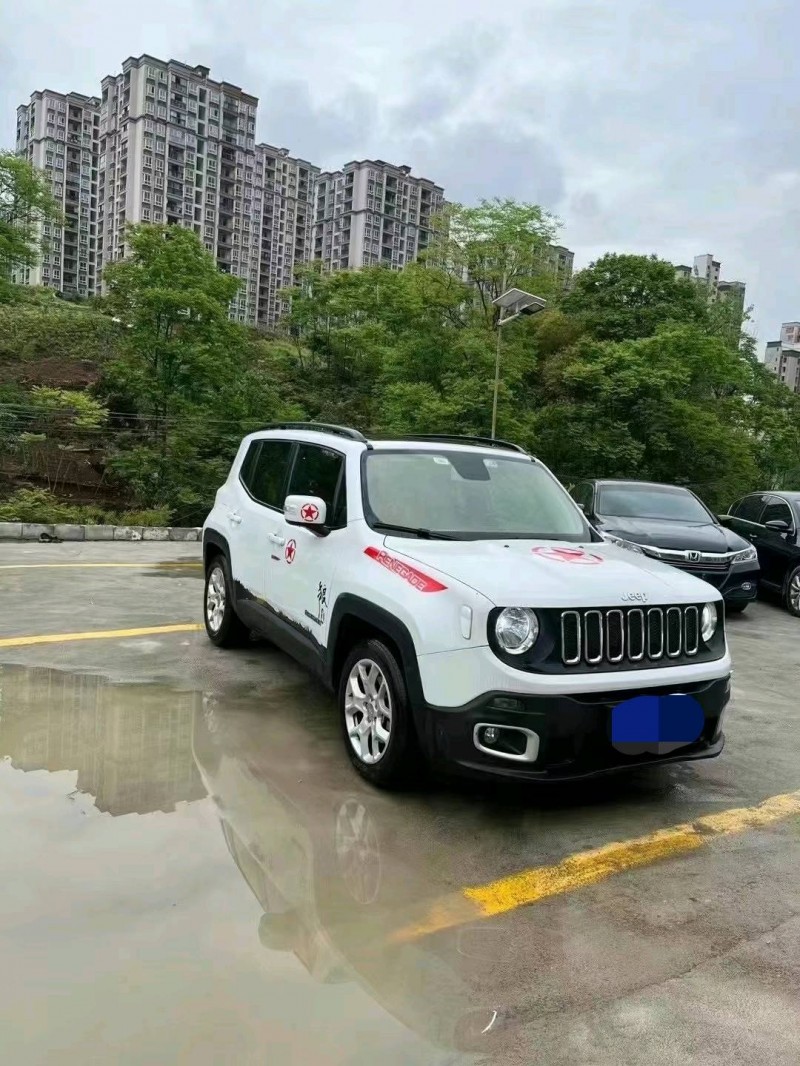重慶17年Jeep自由俠3