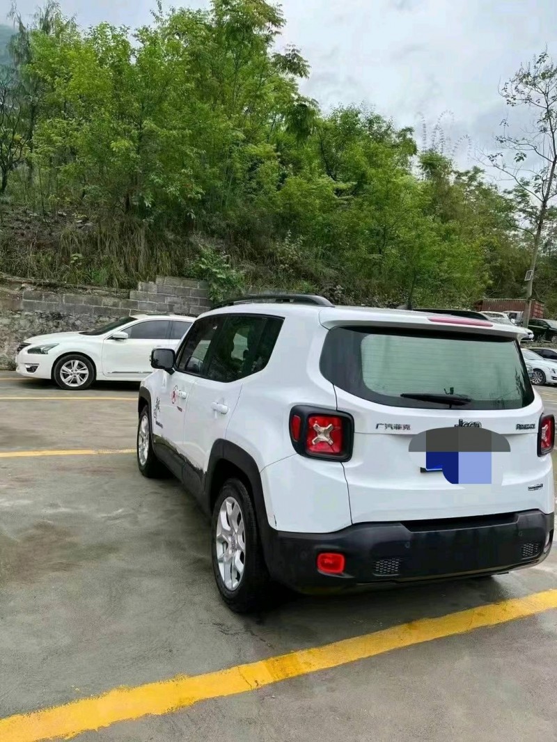 重慶17年Jeep自由俠4