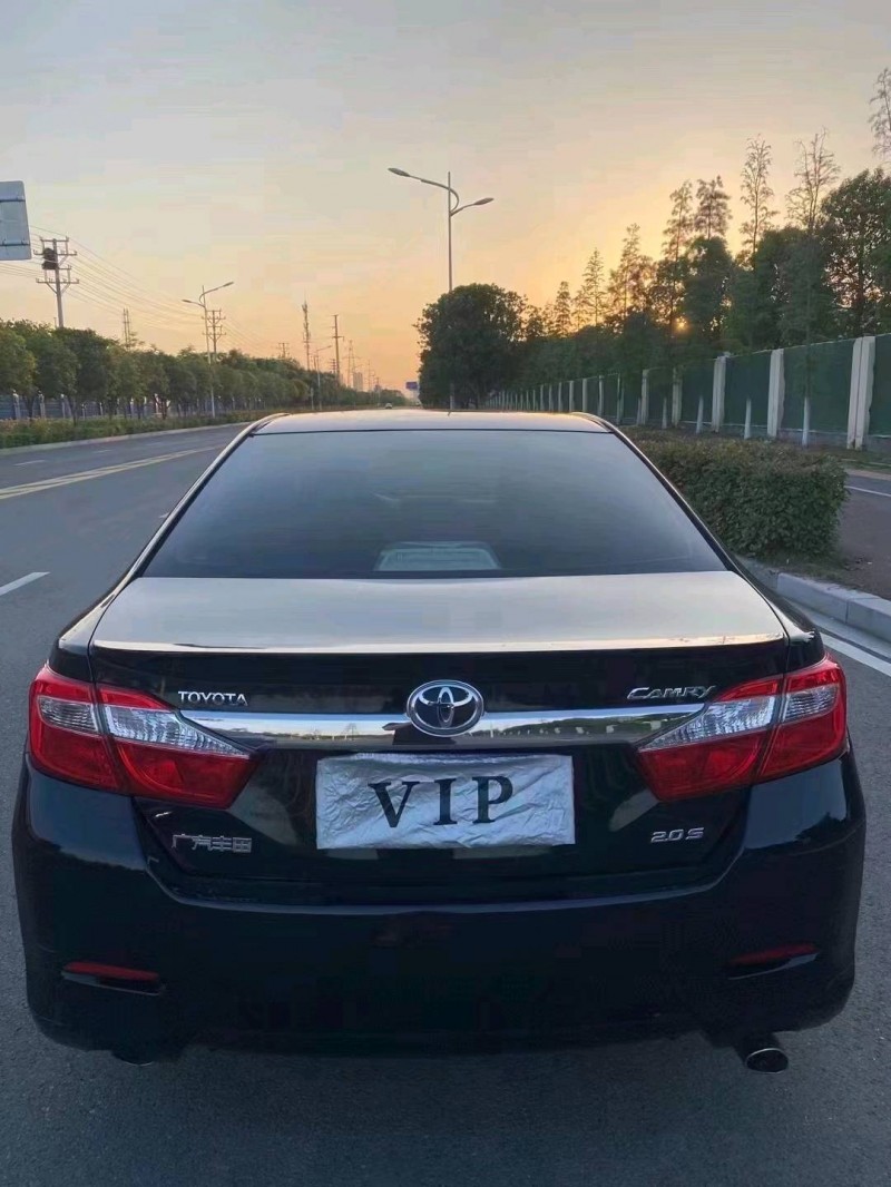 北京13年丰田凯美瑞8