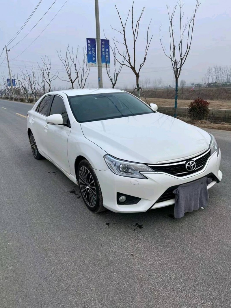 徐州14年丰田锐志2