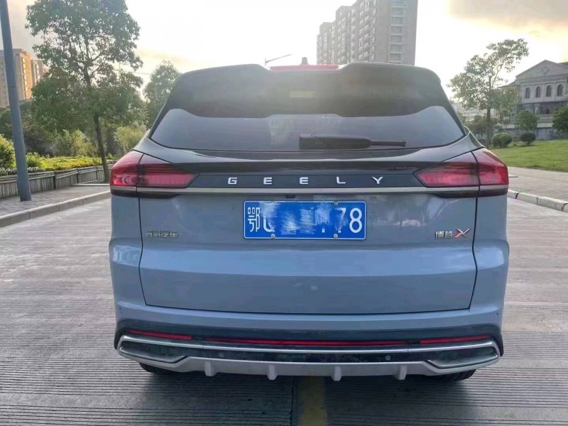 宜昌21年吉利博越4