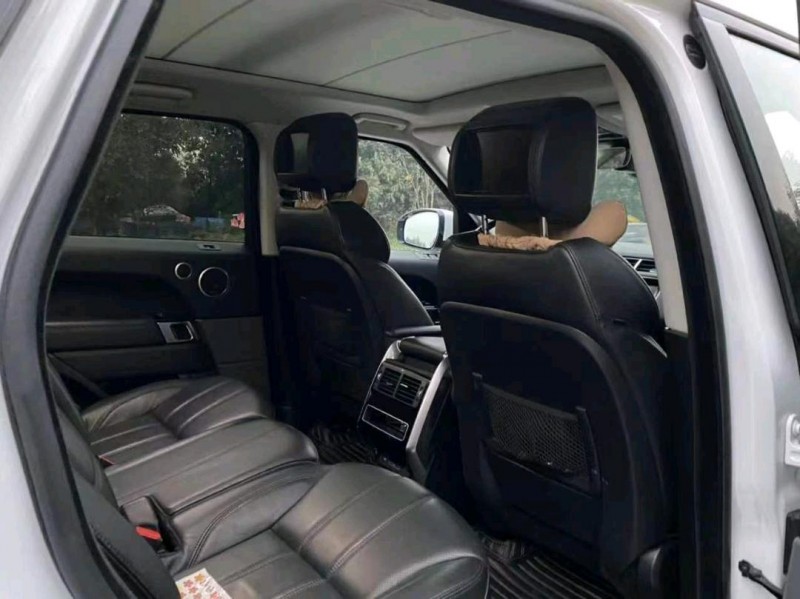 东莞17年路虎揽胜运动1