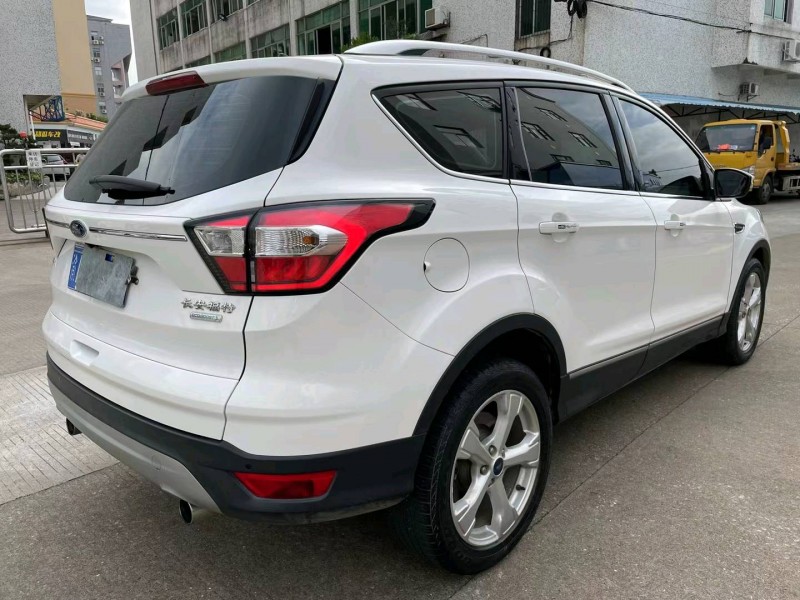 中山19年福特翼虎5