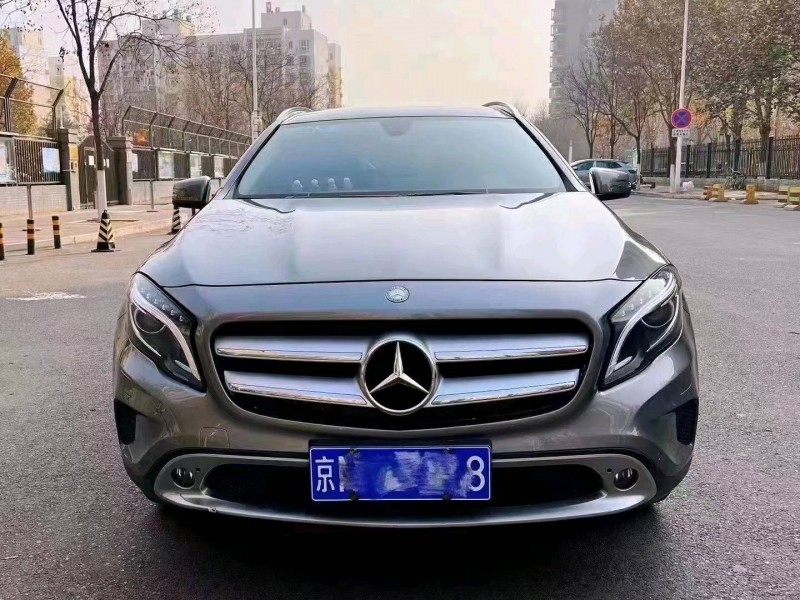 北京16年奔驰GLA1