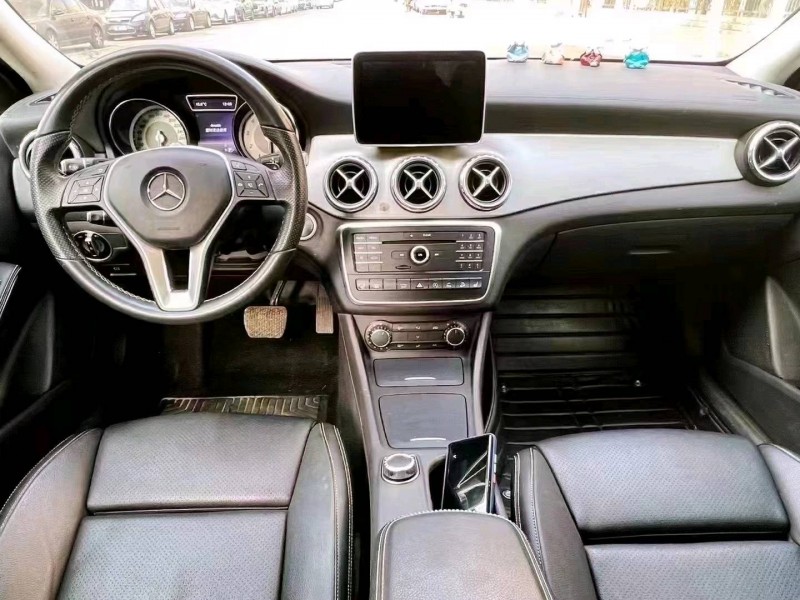 北京16年奔驰GLA5