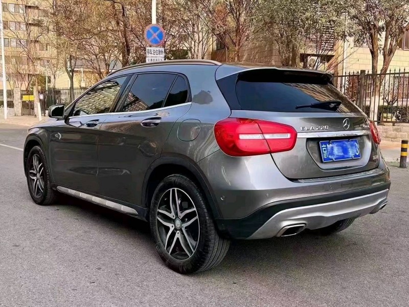 北京16年奔驰GLA7