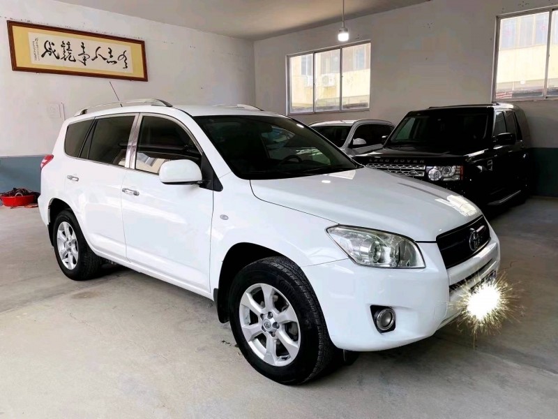 濰坊12年豐田RAV42