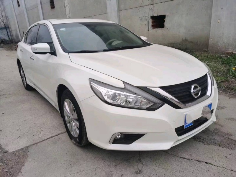 大慶17年日產天籟3