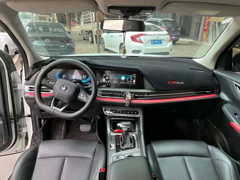 岳陽21年長安汽車CS556