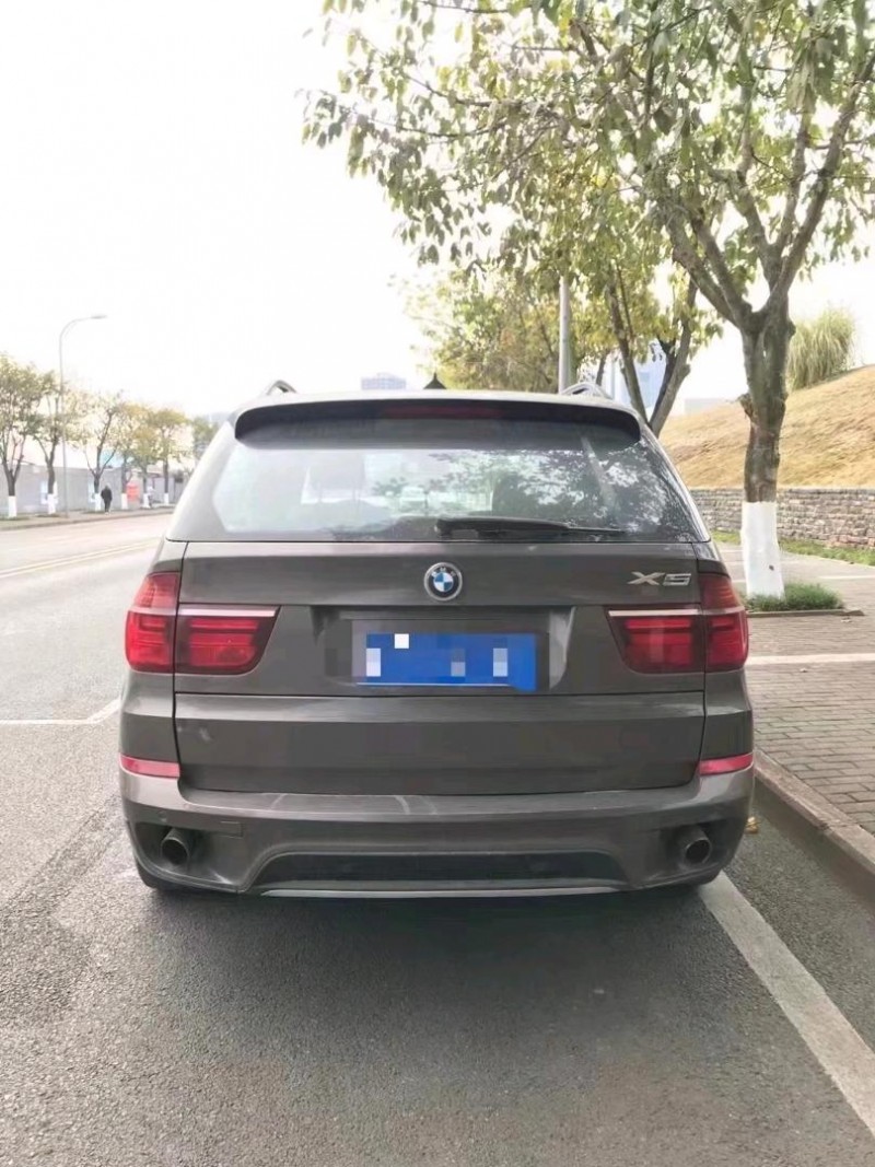 安順13年寶馬X52