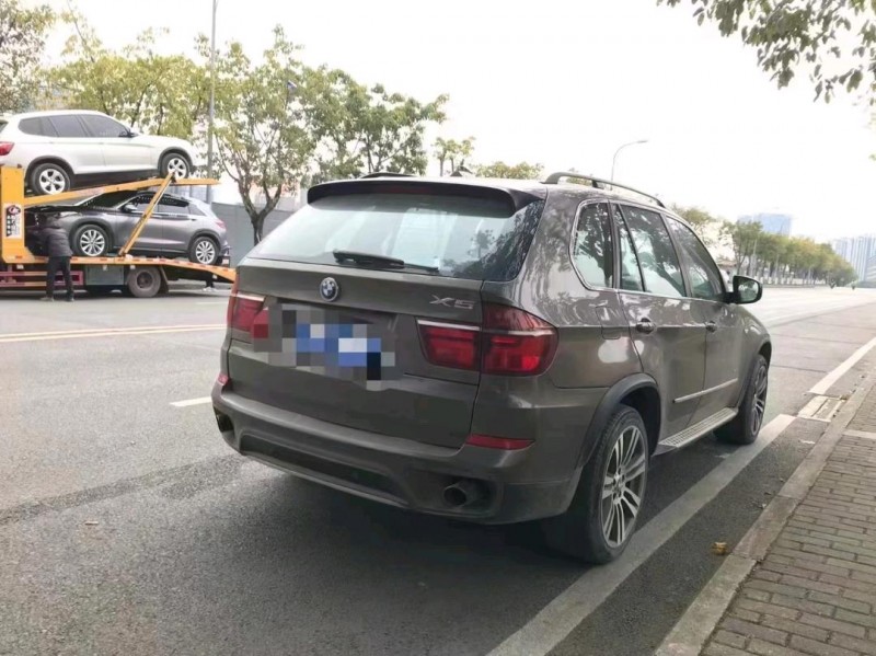 安順13年寶馬X55