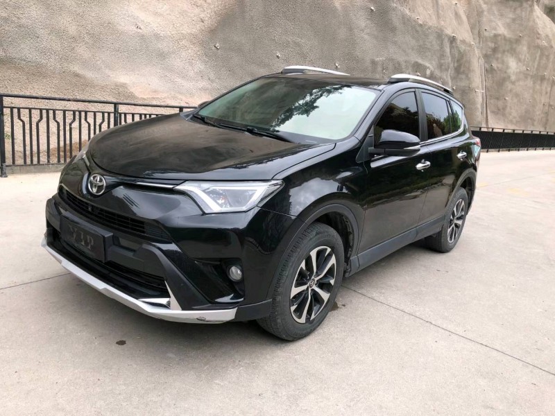 青島19年豐田RAV4榮放3