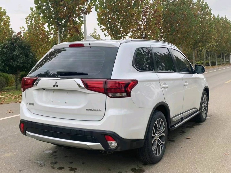 徐州18年三菱欧蓝德3