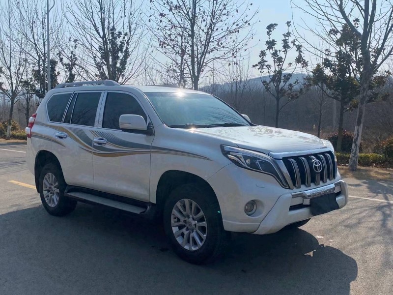 徐州17年丰田普拉多2