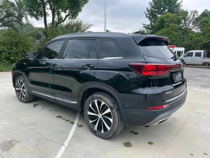 金華18年長安汽車CS755