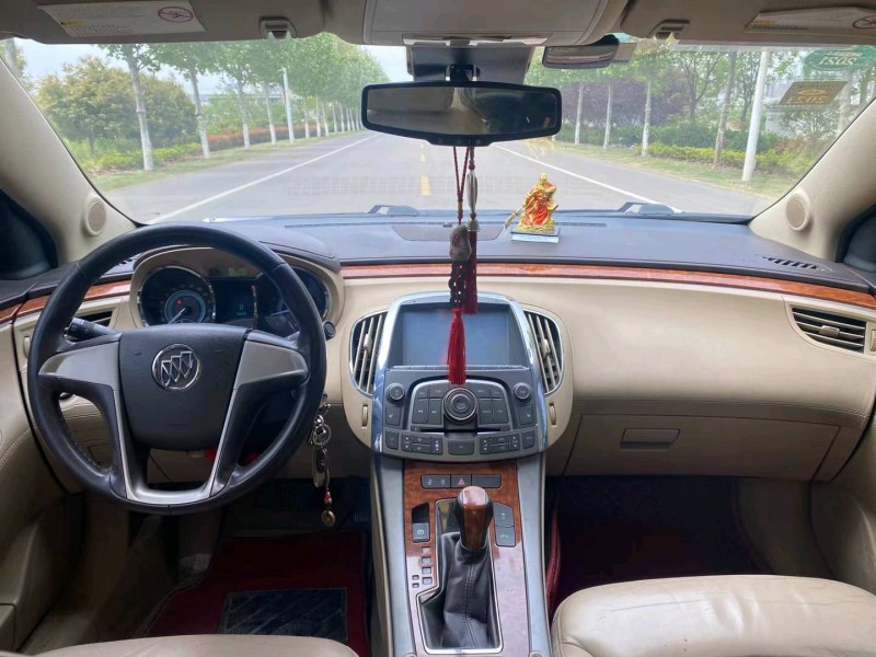 徐州13年别克君越3