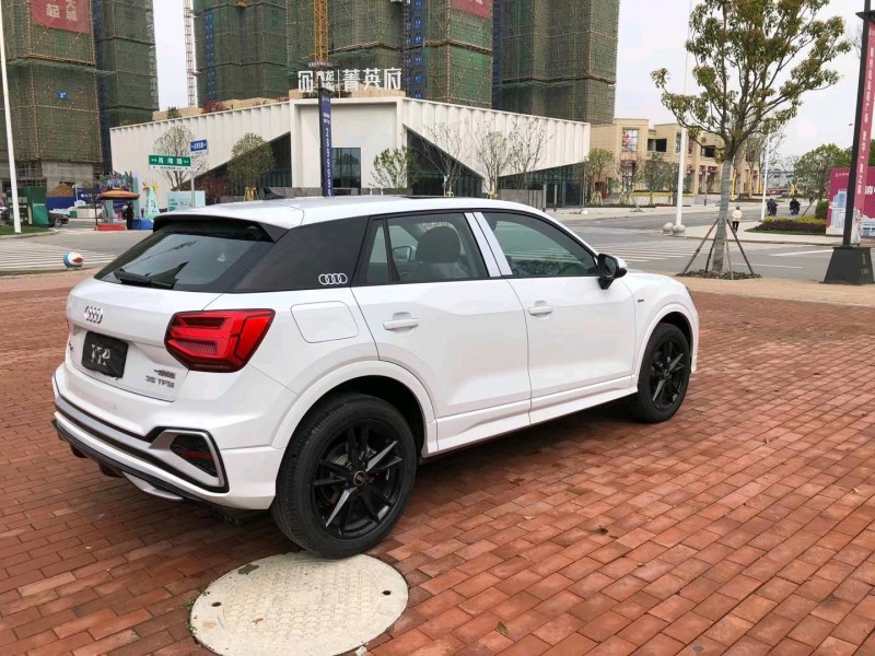 北京22年奥迪Q28