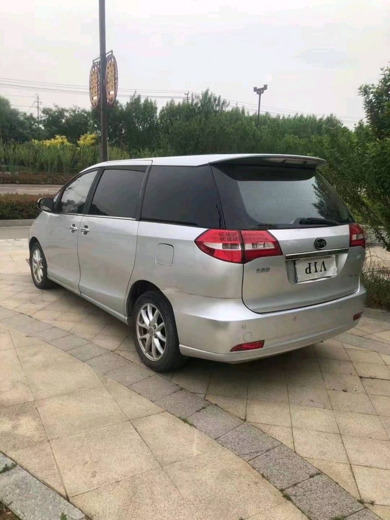 東營13年比亞迪M65