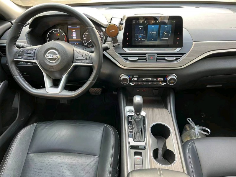 中山21年日產天籟8