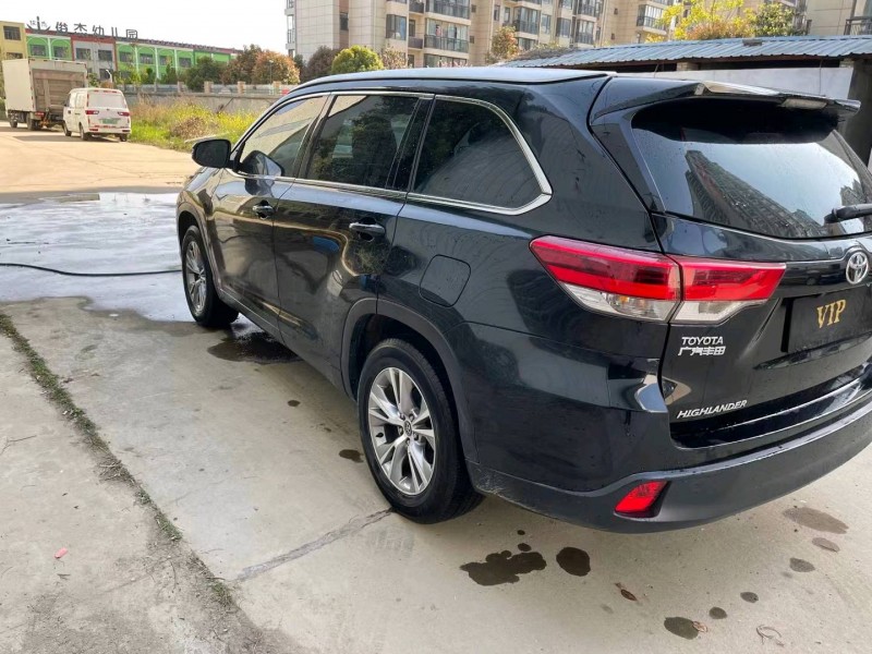 北京19年丰田汉兰达8