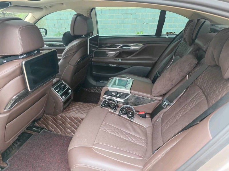 北京17年宝马7系3