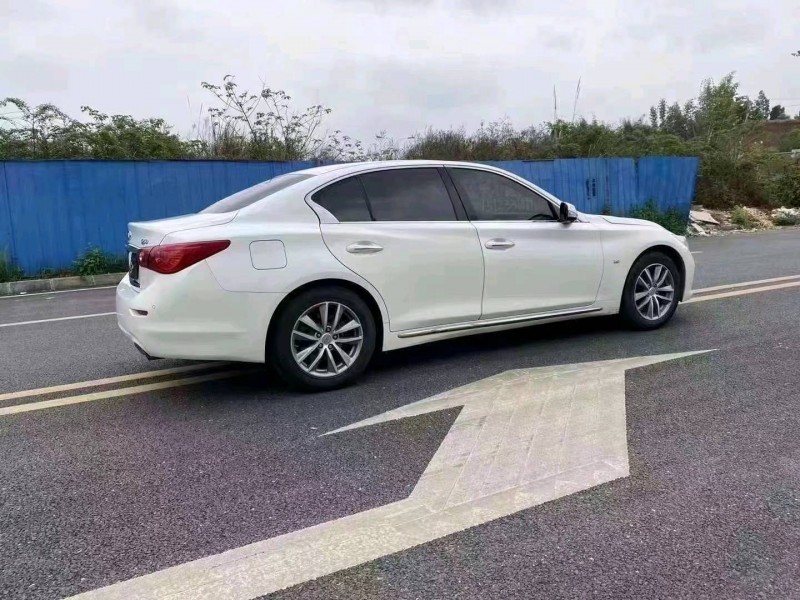 重慶15年英菲尼迪Q50L6