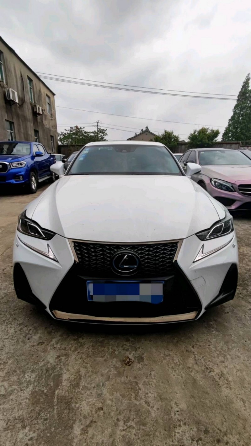 苏州18年雷克萨斯IS1