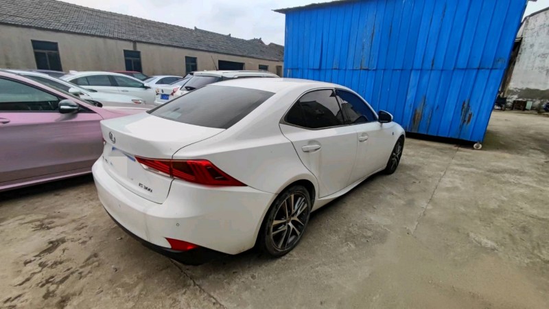 苏州18年雷克萨斯IS4