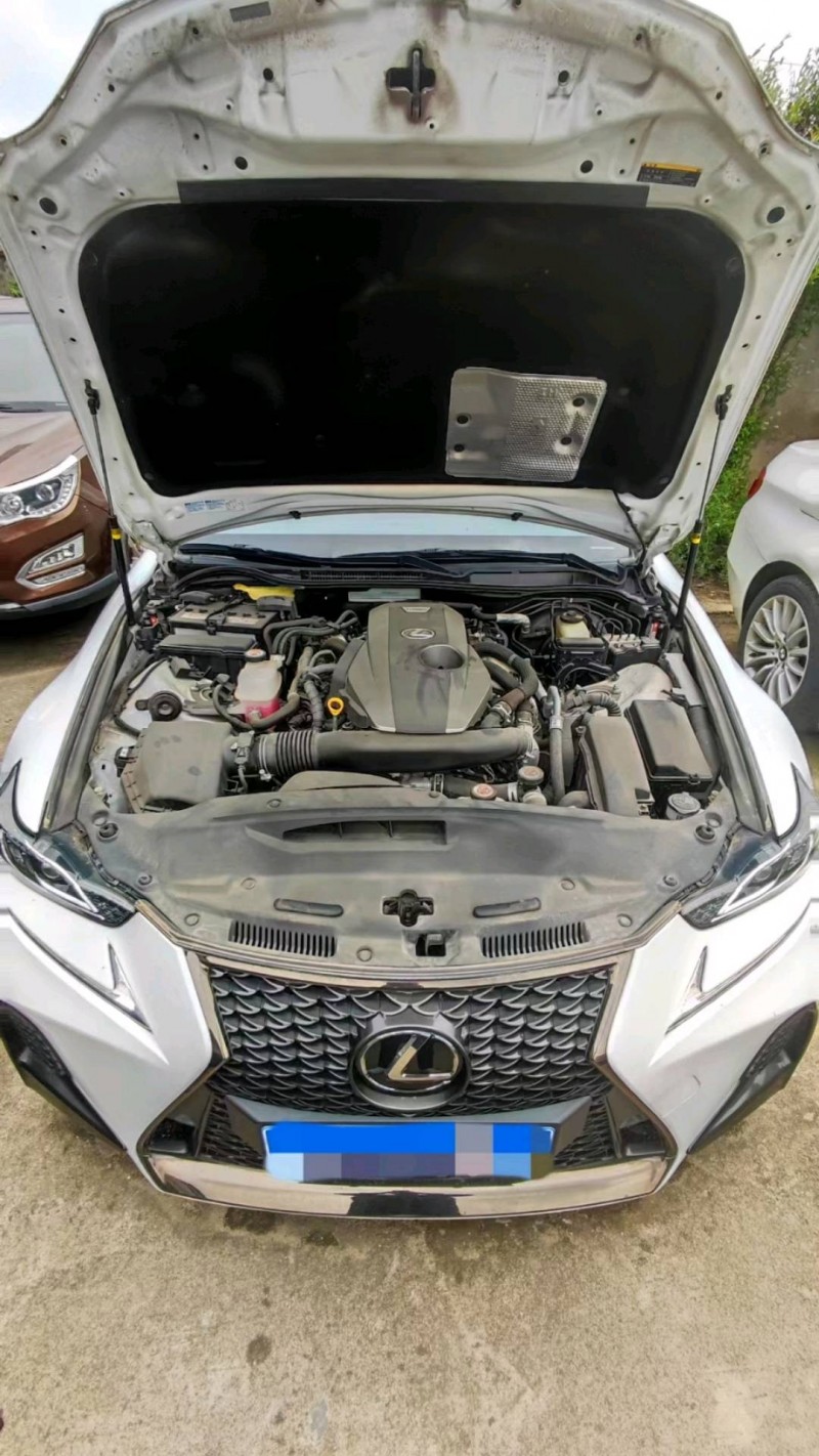 苏州18年雷克萨斯IS9