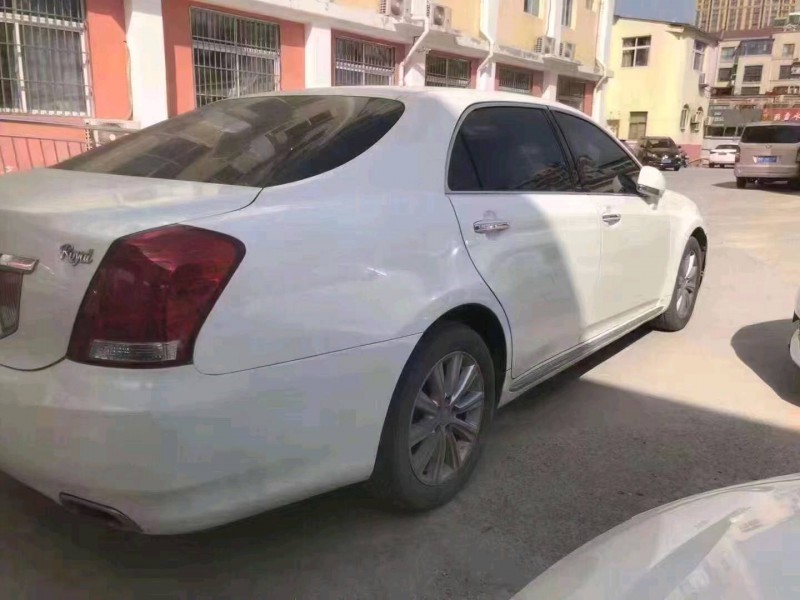 北京12年丰田皇冠4