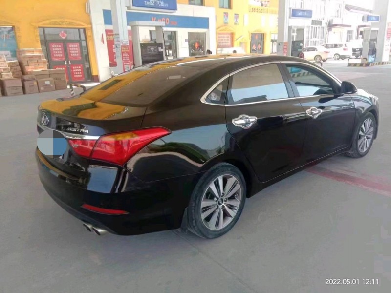 保定15年现代名图6