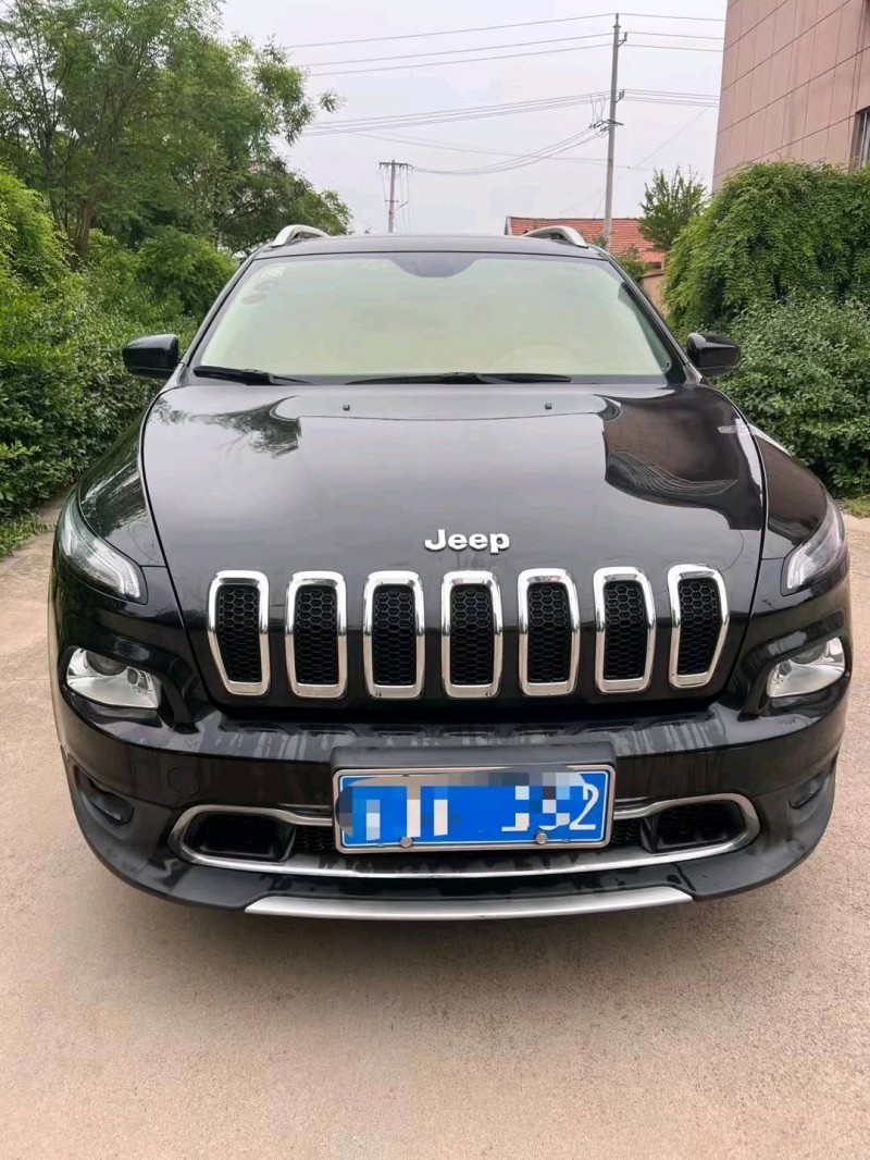 煙臺18年Jeep自由光1