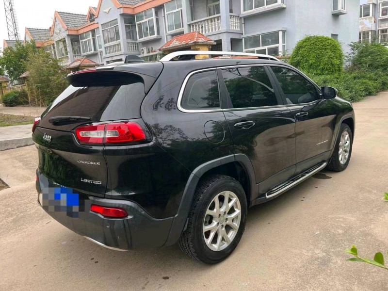 煙臺18年Jeep自由光5