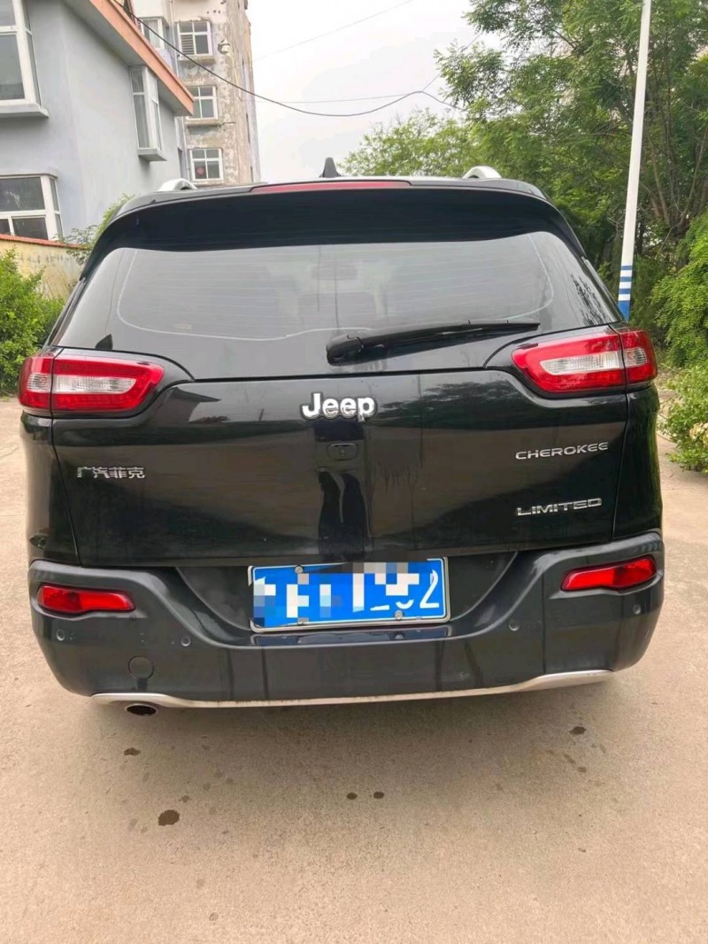 煙臺18年Jeep自由光4