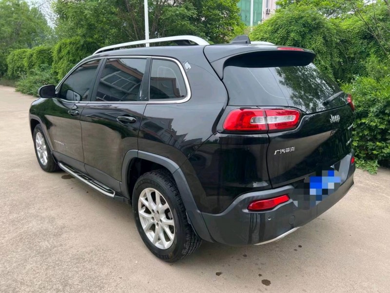 煙臺18年Jeep自由光6