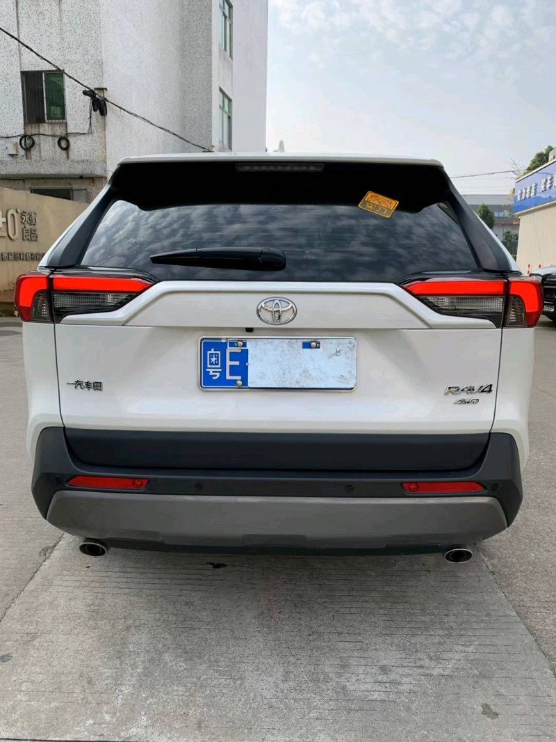 中山21年丰田RAV44