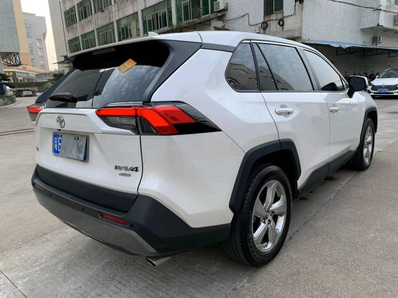 中山21年丰田RAV45
