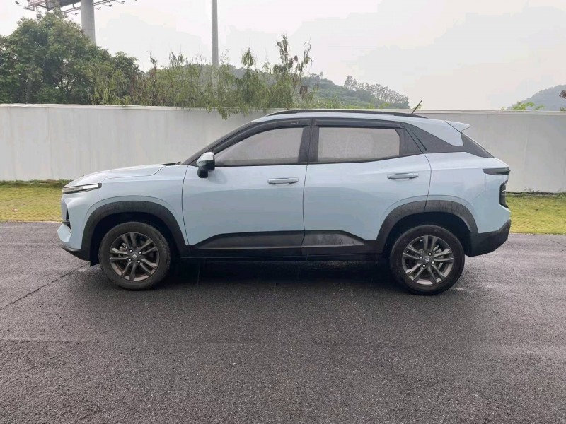 東莞20年寶駿RS36