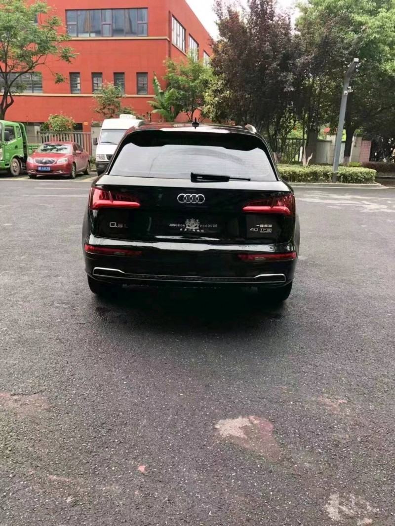 嘉兴21年奥迪Q56