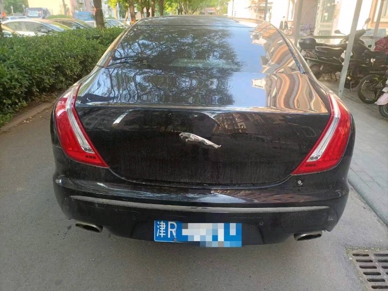 天津12年捷豹XJ8