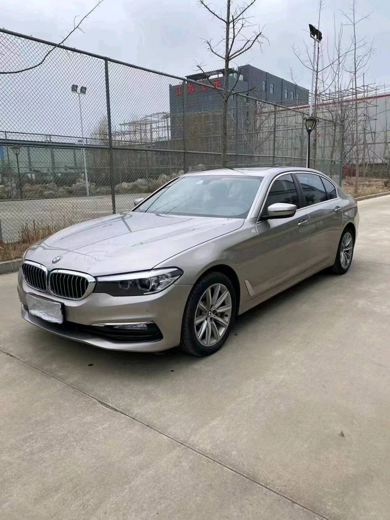 徐州17年宝马5系3