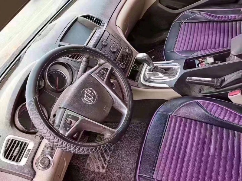 北京12年别克君威8