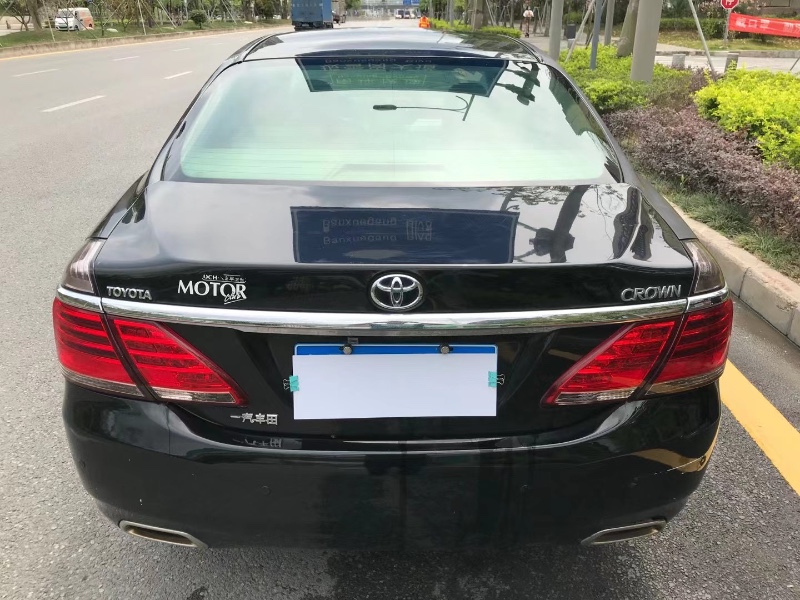 北京13年丰田皇冠5