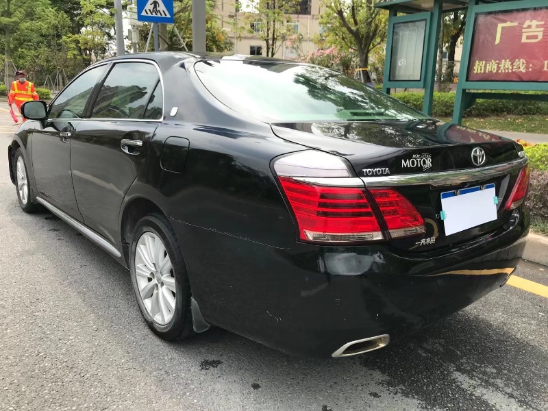 北京13年丰田皇冠7