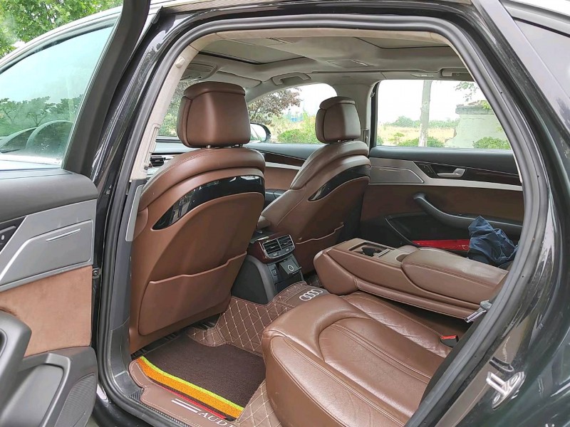 徐州12年奥迪A8L6