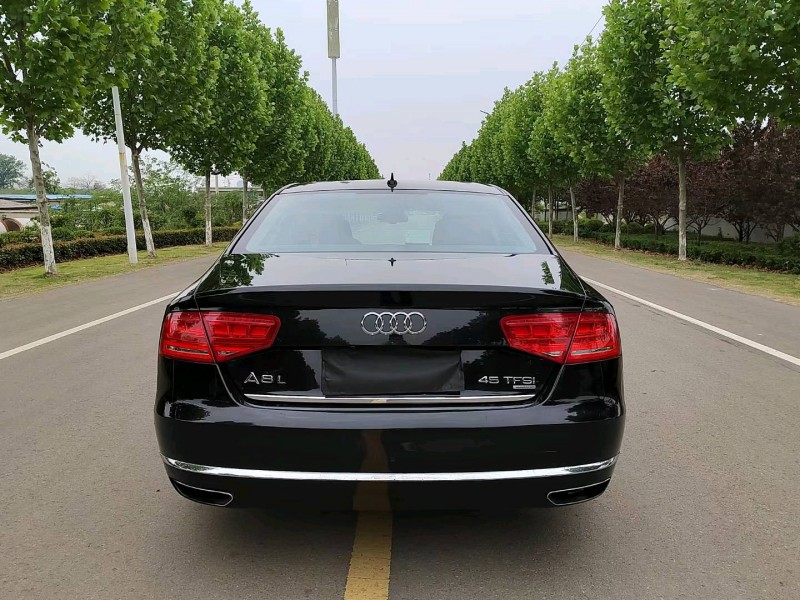 徐州12年奥迪A8L1